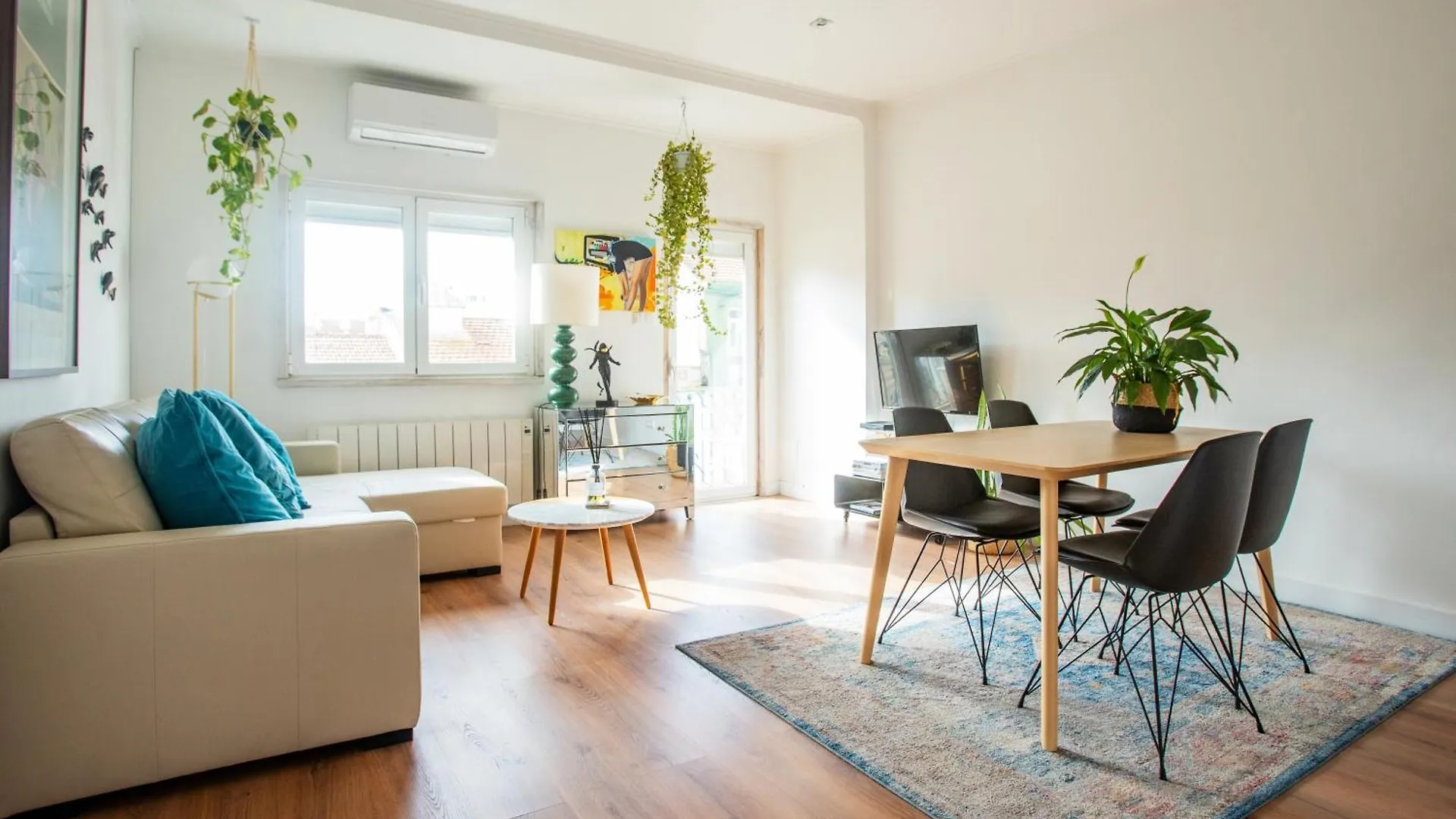 Bright Apartment In Lisbon